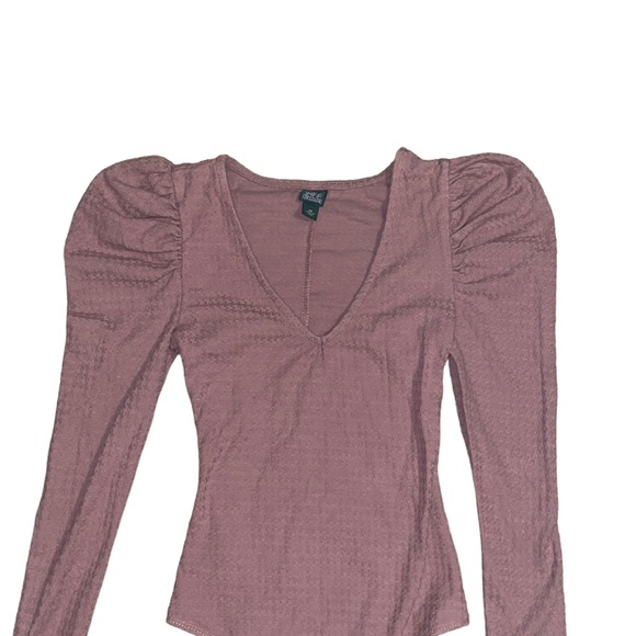 Wild Fable Waffle Knit Balloon Shoulder V-Neck Long Sleeved Bodysuit - Picture 2 of 3